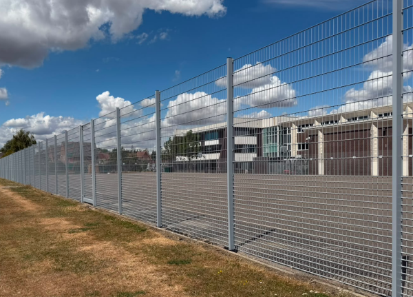 868 Rebound Mesh Fencing Basildon Essex